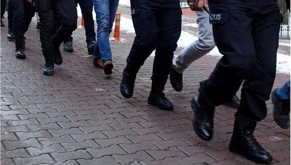 Kocaeli dahil 9 ilde yapılan eş zamanlı FETÖ operasyonunda 20