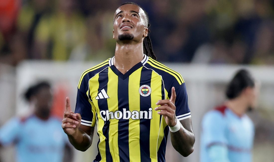 Fenerbahçe'nin 21 yaşındaki yıldızı Archie Brown, menajerlik şirketiyle olan sözleşmesini