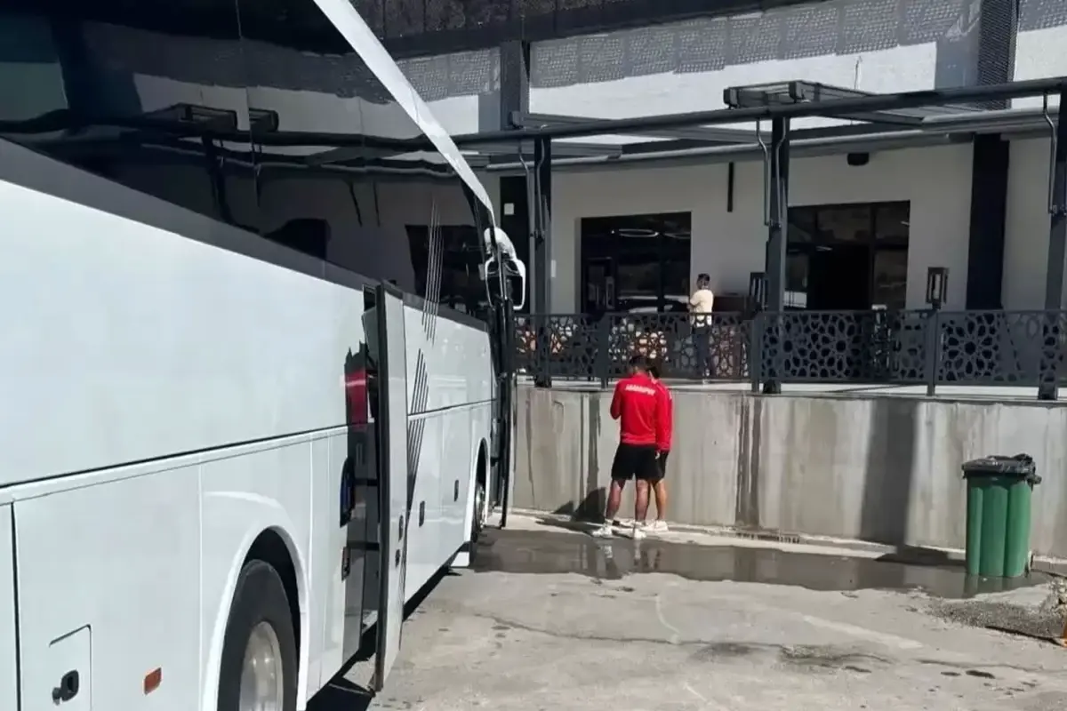 TFF 2. Lig ekiplerinden Adanaspor'un Fethiyespor deplasmanına giderken yaşadığı olay