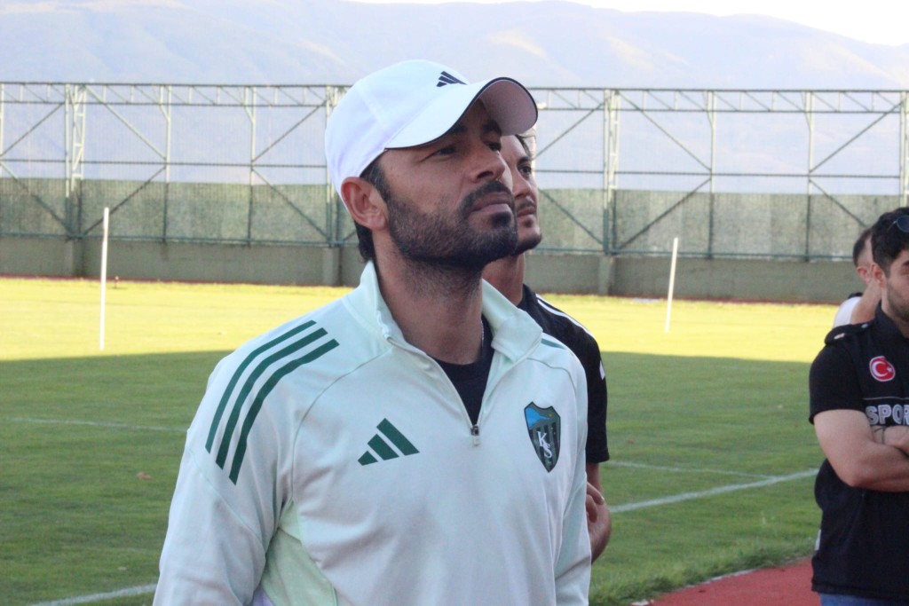 Konyaspor galibiyetinin ardından gerçekleştirilecek antrenman öncesinde konuşan Kocaelispor Teknik Direktörü