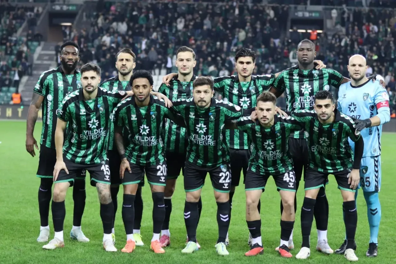 Kocaelispor'un, Genç futbolcuları basın mensuplarına açıklamalarda bulundu.  