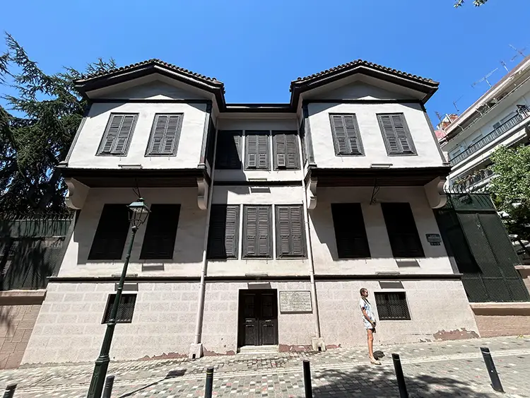 Türkiye Cumhuriyeti’nin kurucusu Ulu Önder Mustafa Kemal Atatürk’ün Selanik’te dünyaya