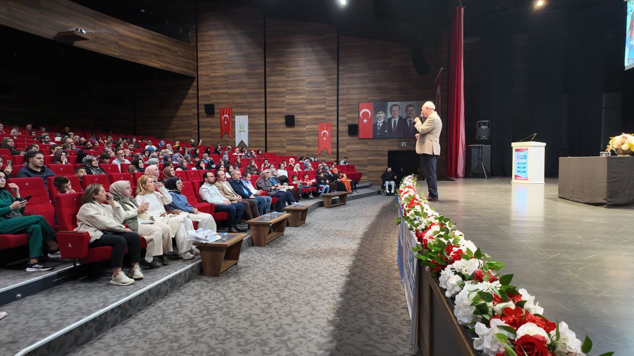 6. Çayırova Kitap Günleri’nin son gün konuğu Şair-Yazar Nurullah Genç