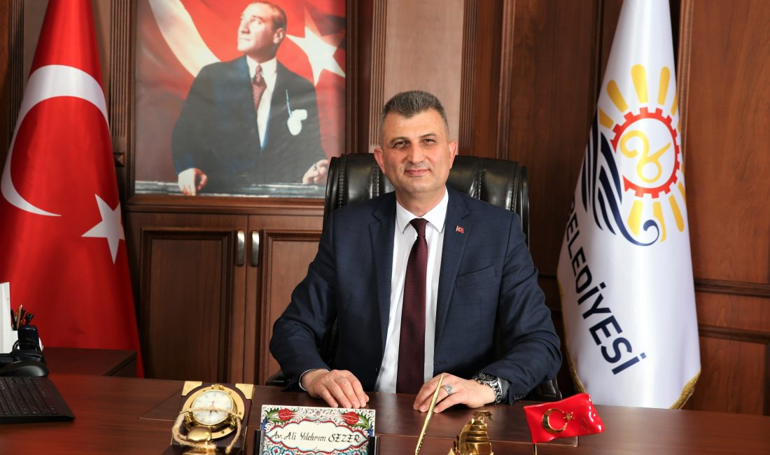 Gölcük Belediye Başkanı Ali Yıldırım Sezer, 10 Kasım Atatürk’ü Anma
