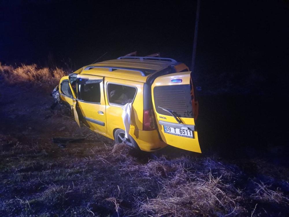Afyonkarahisar'da ticari taksi ile otomobilin çarpıştığı trafik kazasında bir çocuk