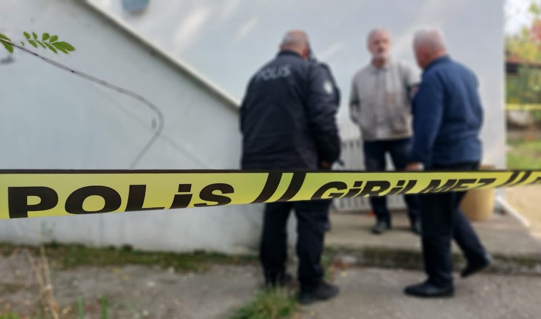 Sakarya’nın Akyazı ilçesinde 63 yaşındaki şahıs, ziyarete gelen eniştesi tarafından