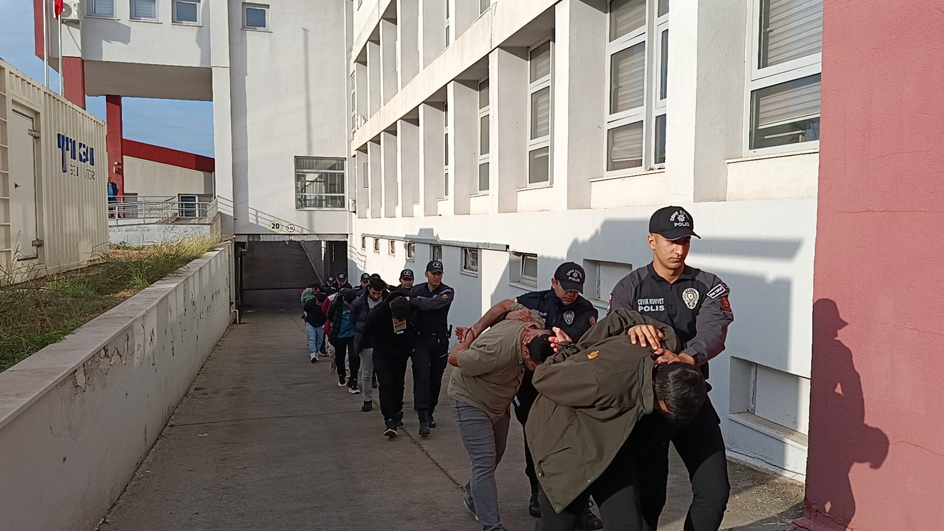 Kocaeli ve çevresinde uyuşturucu tacirlerine yönelik düzenlenen operasyonların haftalık bilançosu