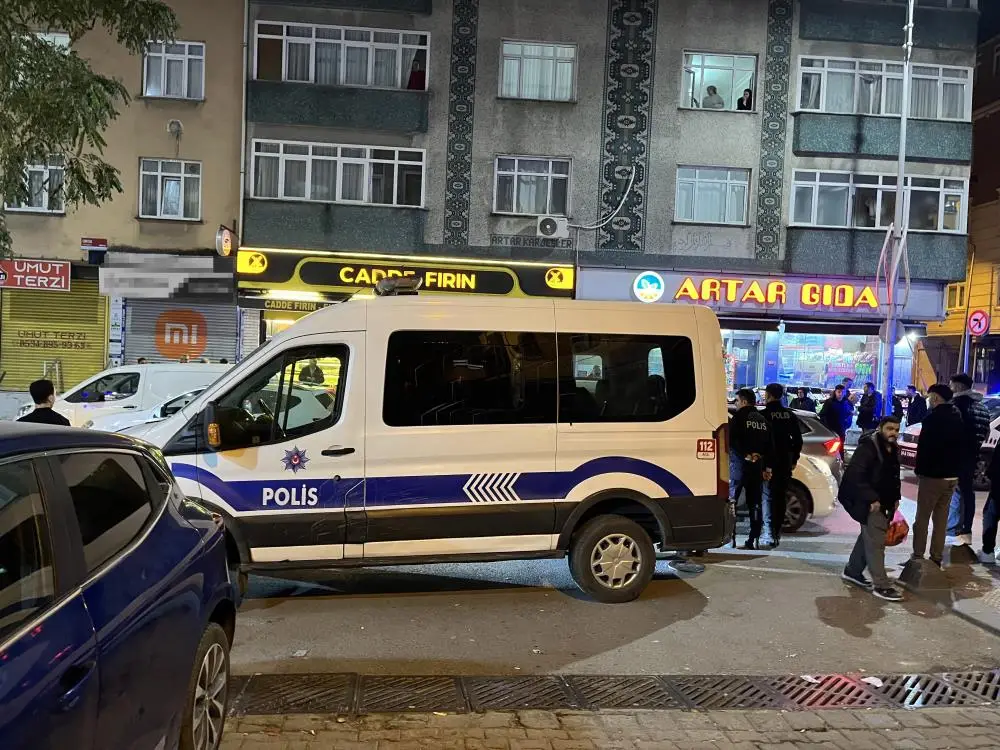  İstanbul Sultangazi'de eski eşinin birlikte yaşadığı adamı silahla vurarak