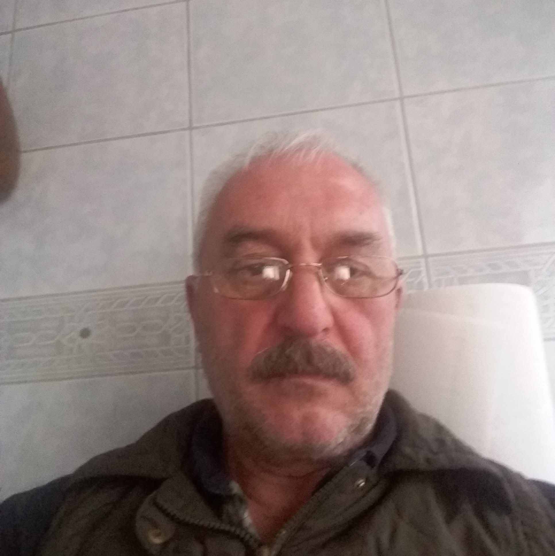 Aydın'ın Efeler ilçesinde yalnız yaşadığı öğrenilen Erdal Soner (65), evinde