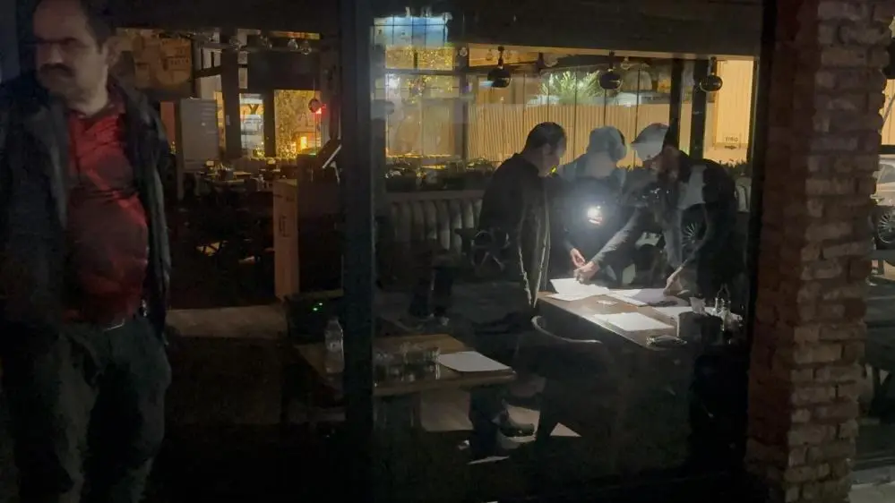 İstanbul Şişli'de bir restoranda yemek yiyen 25 kişinin zehirlenme şüphesiyle