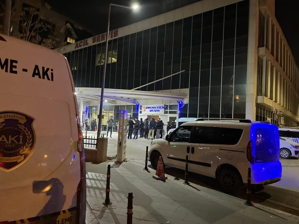  Konya'da iki grup arasında çıkan kavgada bıçaklanan çocuk hayatını