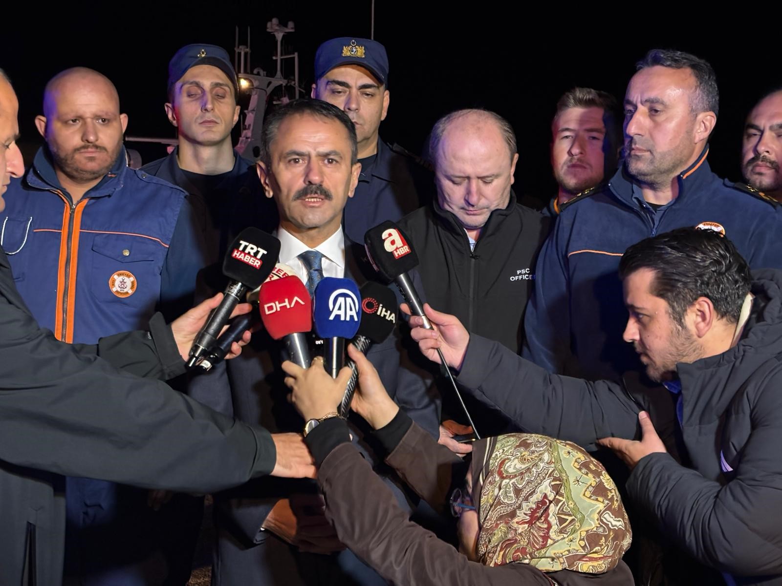 Kocaeli'nin Kandıra ilçesi Kefken açıklarında yangın çıkan yabancı menşeli gemideki