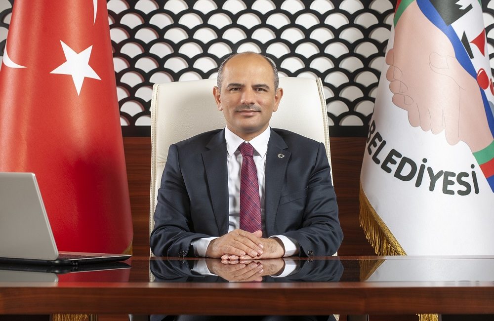 Körfez Belediye Başkanı Şener Söğüt, 24 Kasım Öğretmenler günü dolayısıyla