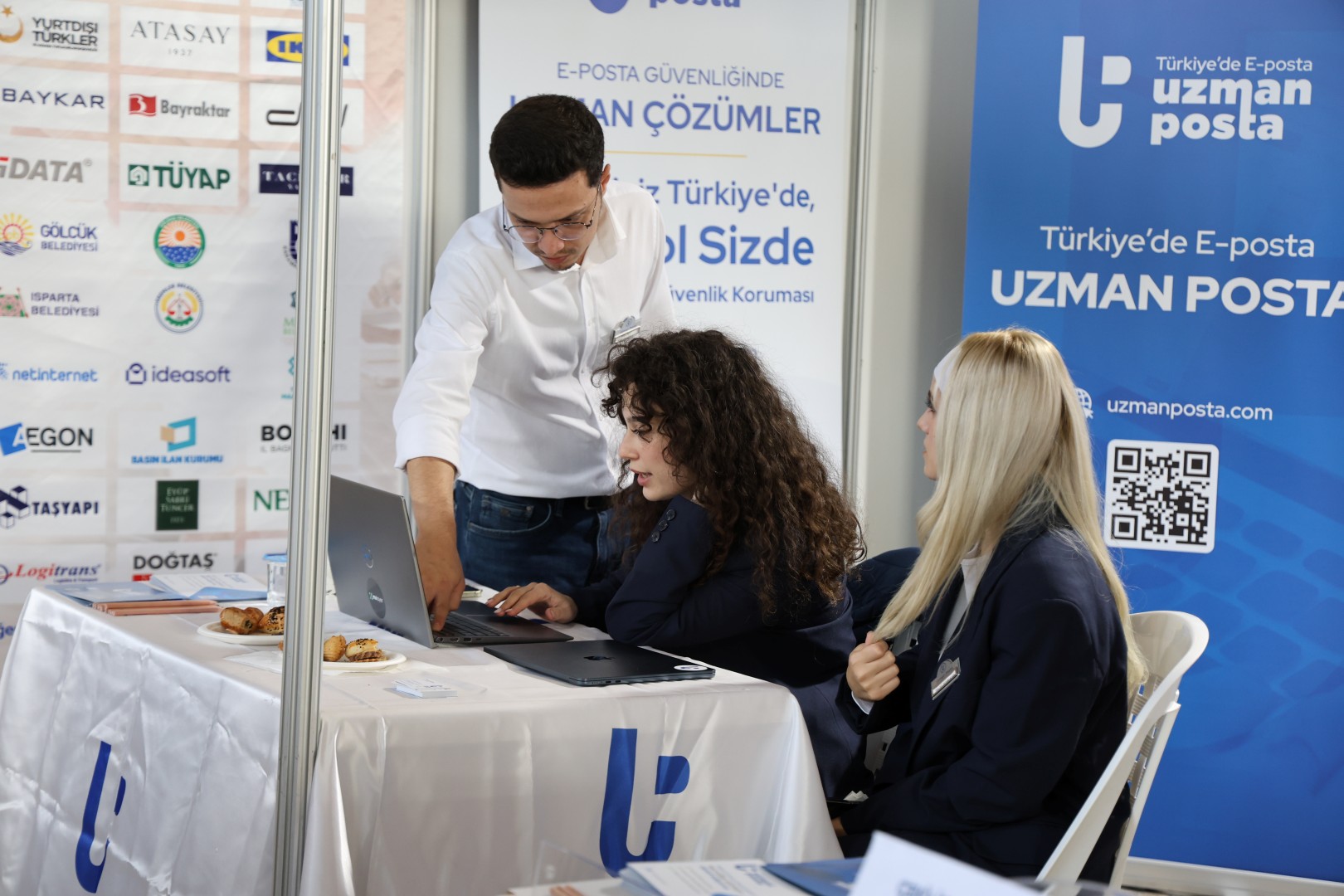 Kocaeli Kongre Merkezi’nde kapılarını açan Kocaeli Bilişim Fuarı, teknoloji meraklıları