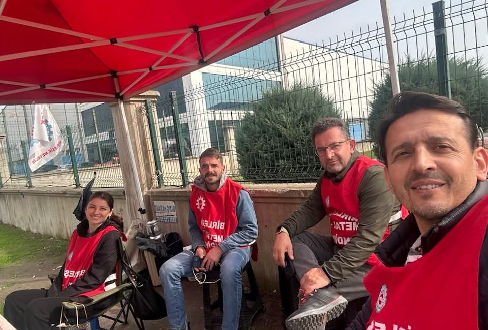 SAG Hidrolik fabrikasında, Birleşik Metal-İş Kocaeli Şubesi’nin öncülüğündeki direniş 85