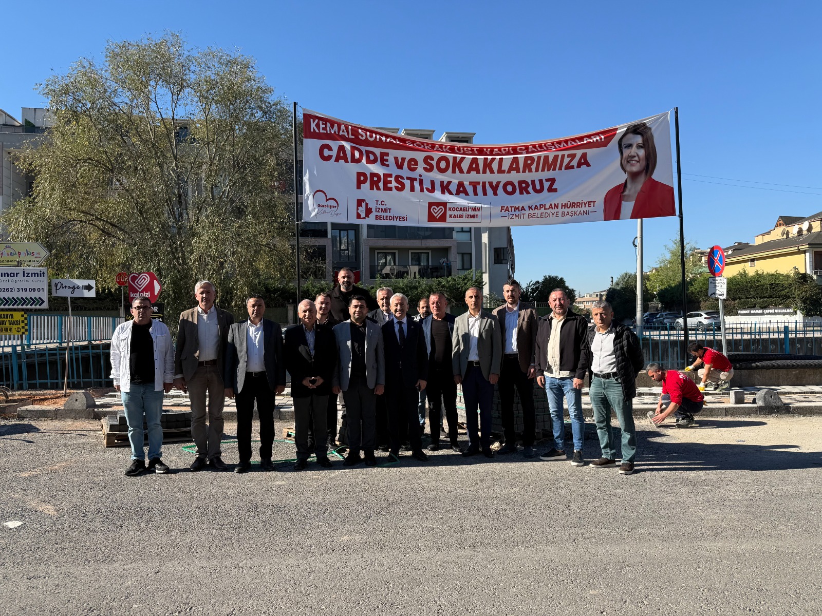 İzmit Belediyesi, mahalle gezileri kapsamında Alikahya Fatih Mahallesini ziyaret ederek