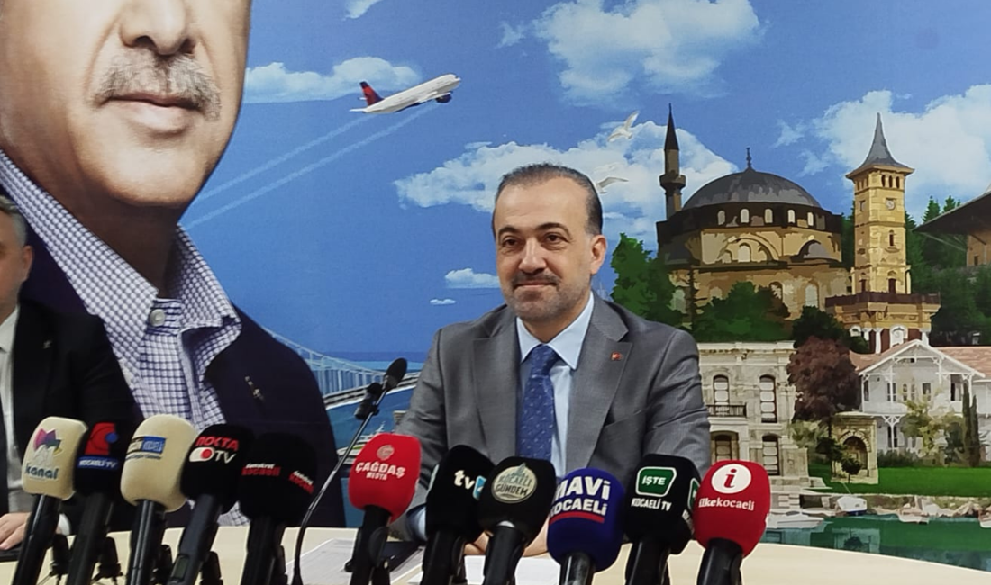 Kocaeli Ak Parti İl Başkanlığında basın açıklaması yapan Kocaeli Ak