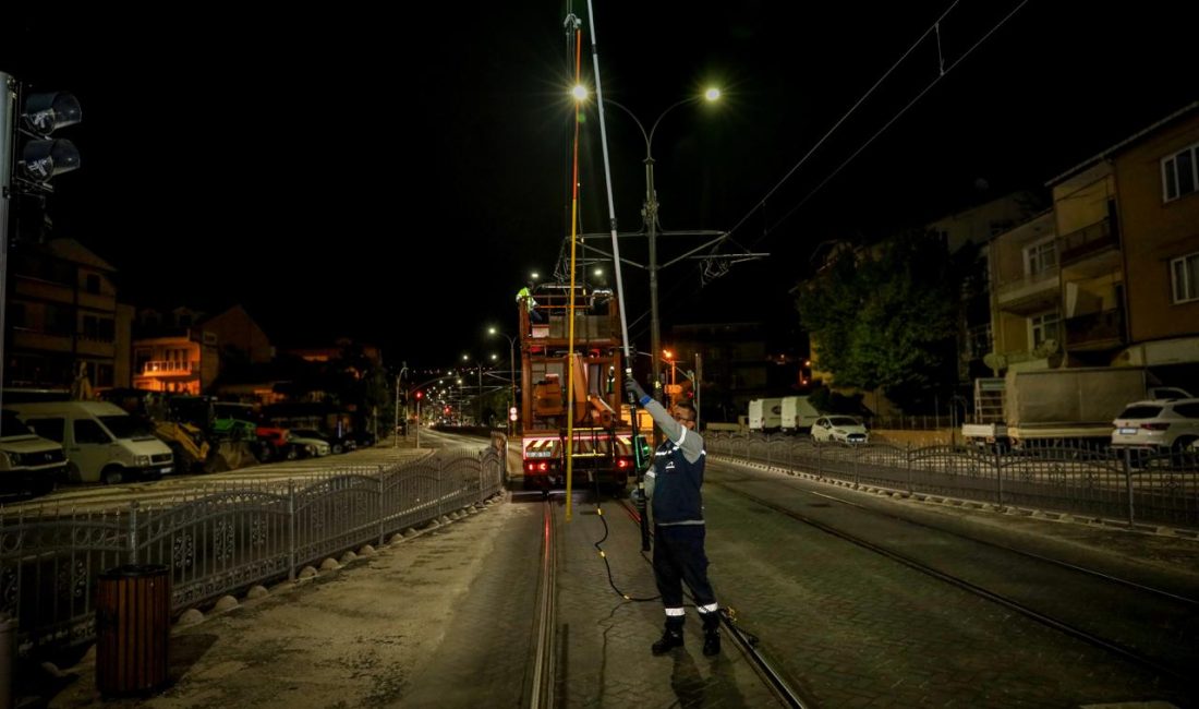 Kocaeli Büyükşehir Belediyesi iştiraki UlaşımPark A.Ş. tarafından işletilen Akçaray Tramvay