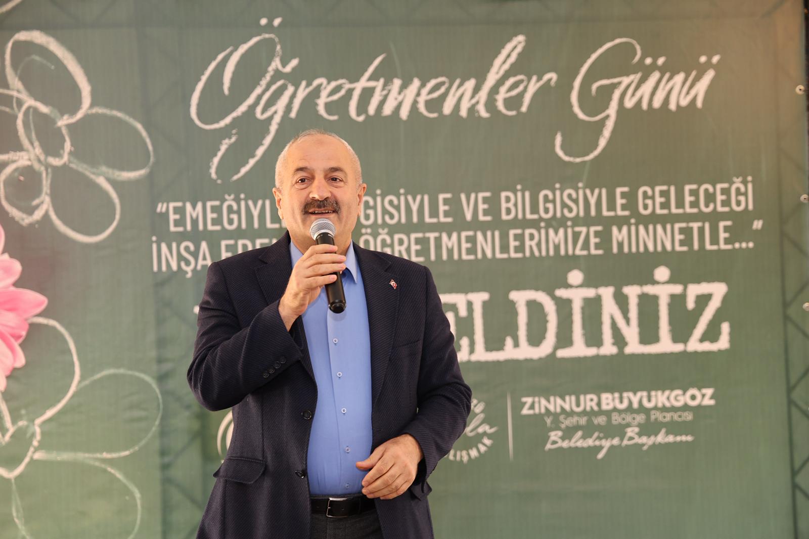 Gebze Belediye Başkanı Zinnur Büyükgöz, 24 Kasım Öğretmenler Günü münasebetiyle