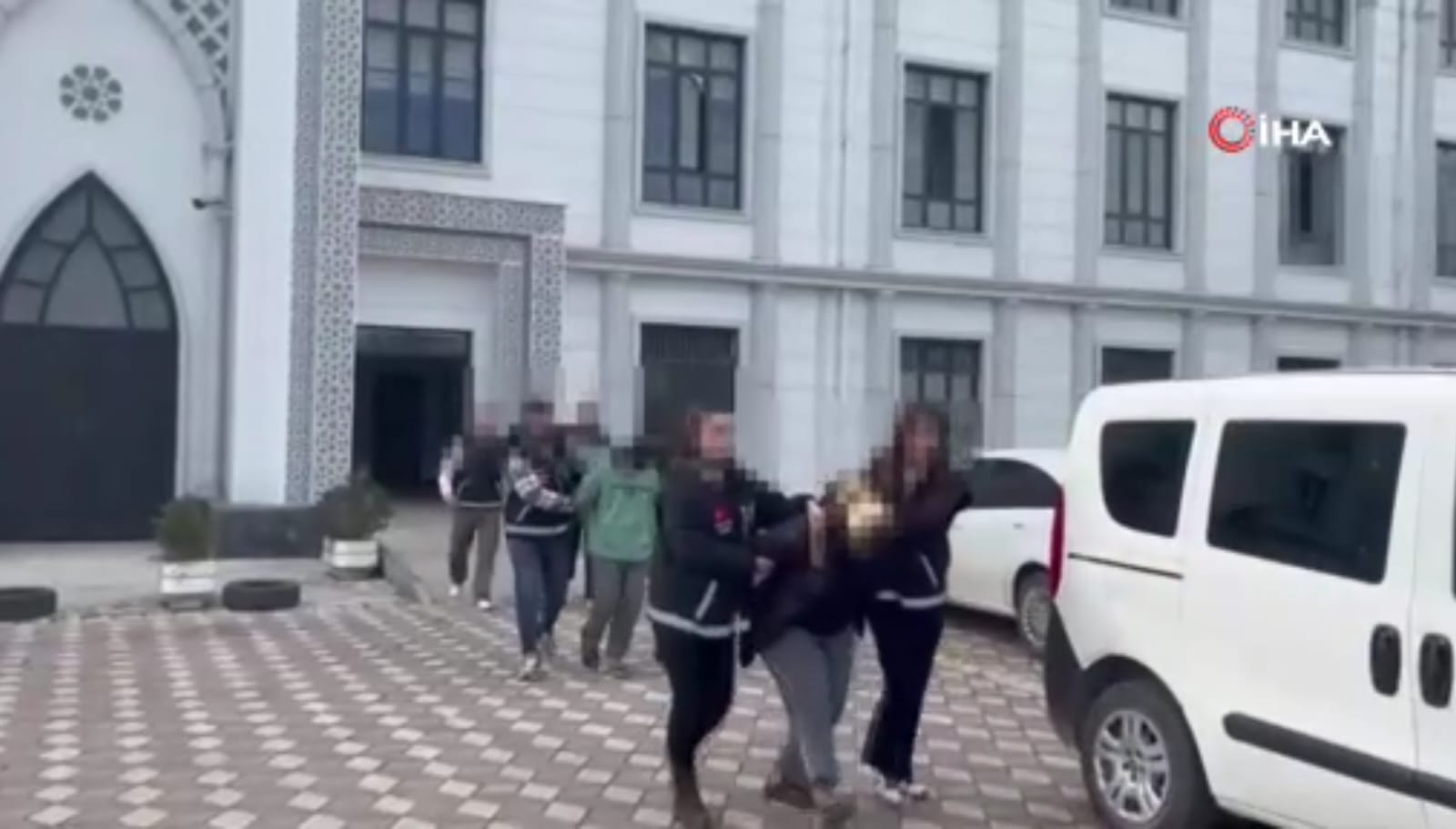  Kocaeli'nin Kartepe ilçesinde çamaşırhanede 1 kişinin hayatını kaybettiği bıçaklı