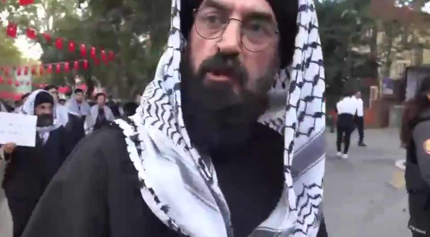 Kocaeli'nin İzmit ilçesinde 10 Kasım öncesi Aczmendi'ler Atatürk’e yönelik olumsuz