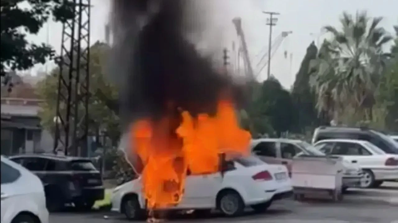 Kocaeli’nin İzmit ilçesinde çıkan araç yangını çevrede paniğe neden olurken,