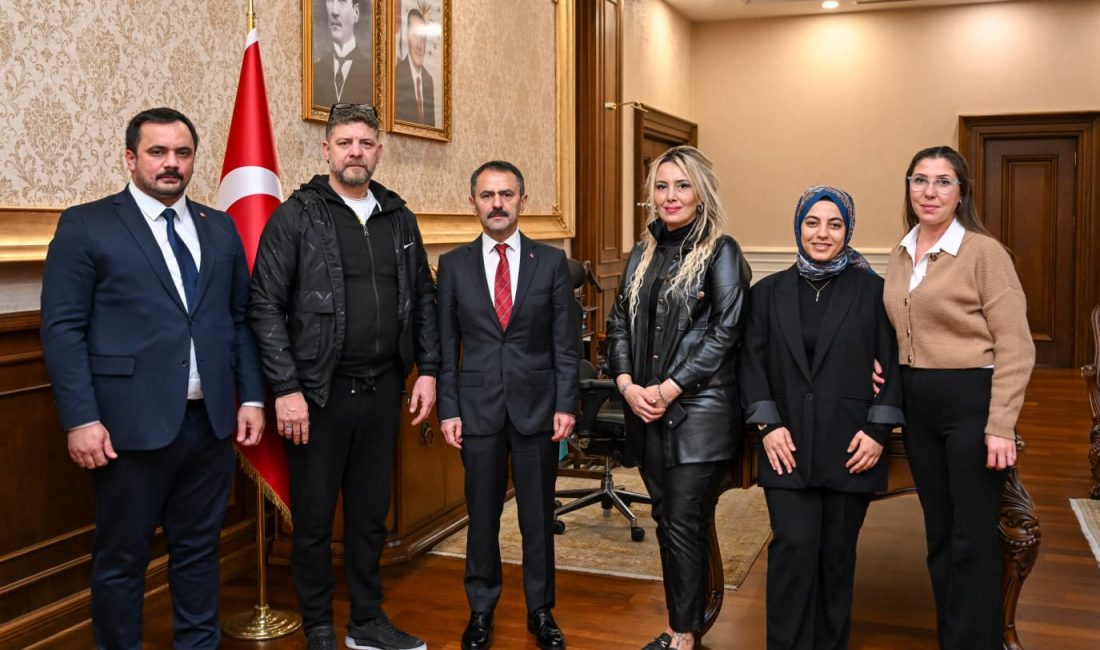 Darıca Yardım Ekibi Derneği Başkanı Melek Kocabıyık Atay ve yönetim