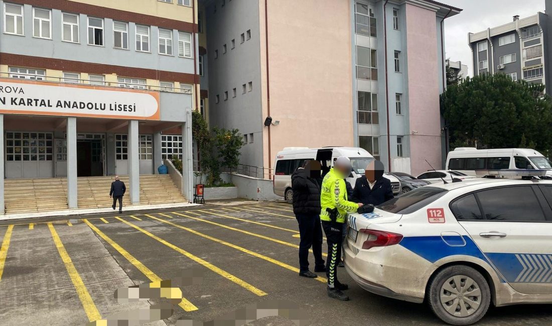 Kocaeli Emniyet Müdürlüğü, Çayırova ilçesinde okullar ve çevresinde gerçekleştirdiği denetimlerde