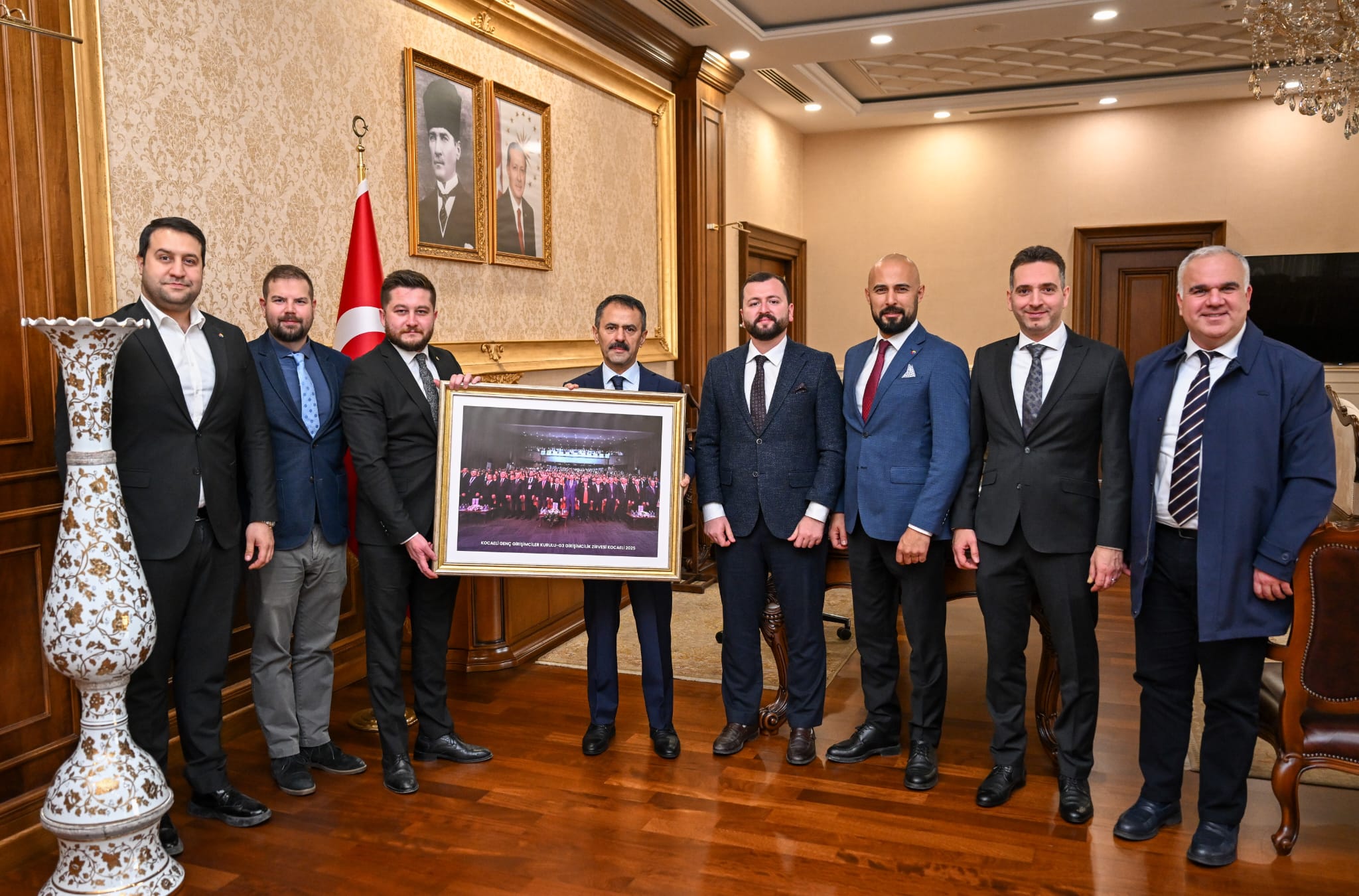 Kocaeli Genç Girişimciler İcra Kurulu Başkanı Mert Kavşut ve yönetimi,