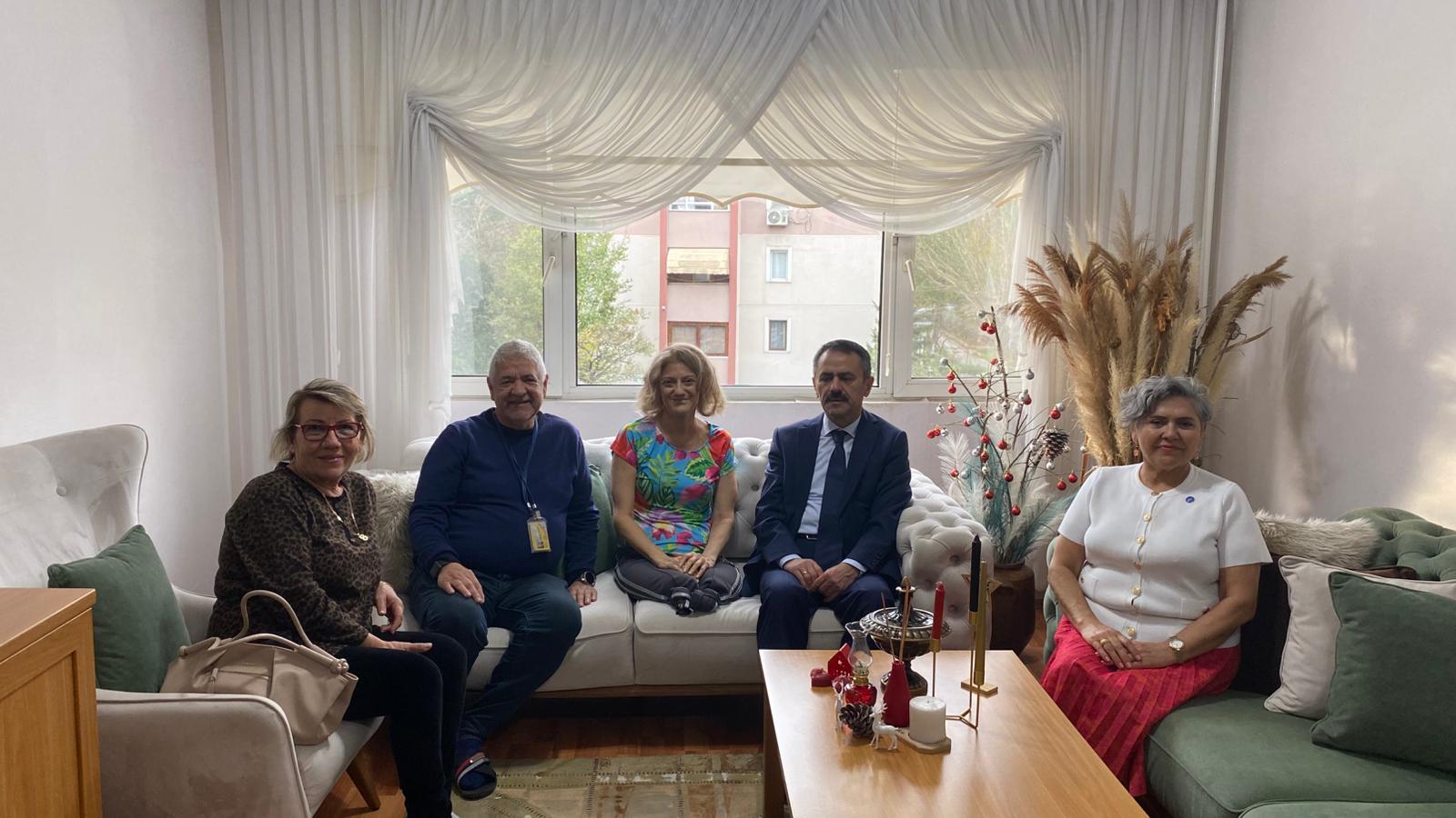 Kocaeli Valisi İlhami Aktaş, mahalle ziyaretleri kapsamında Tip-1 diyabet hastası