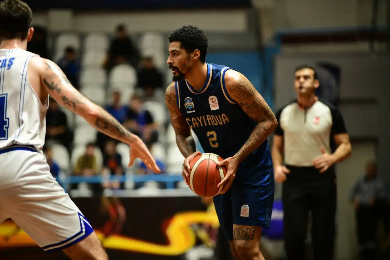 Türkiye Basketbol Ligi 14. Hafta karşılaşmasında deplasmanda Kocaeli Büyükşehir Belediyesi