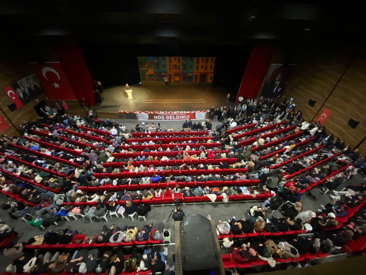 Çayırova’da düzenlenen 3 Aralık Dünya Engelliler Günü programında özel bireyler