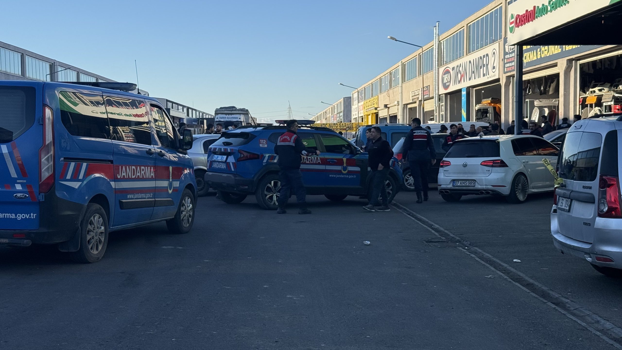 Diyarbakır Kayapınar ilçesindeki 4. Sanayi Sitesi’nde, iki grup arasında alacak-verecek