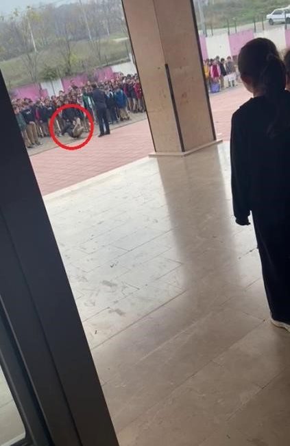 Bursa’nın İnegöl ilçesinde bir okulda görev yapan müdür, tartışma yaşadığı