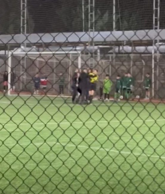 İzmit’te oynanan U12 Ligi karşılaşmasında hakeme yönelik saldırı spor camiasında