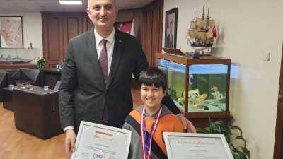 Gölcük Belediye Başkanı Ali Yıldırım Sezer, ulusal ve uluslararası matematik
