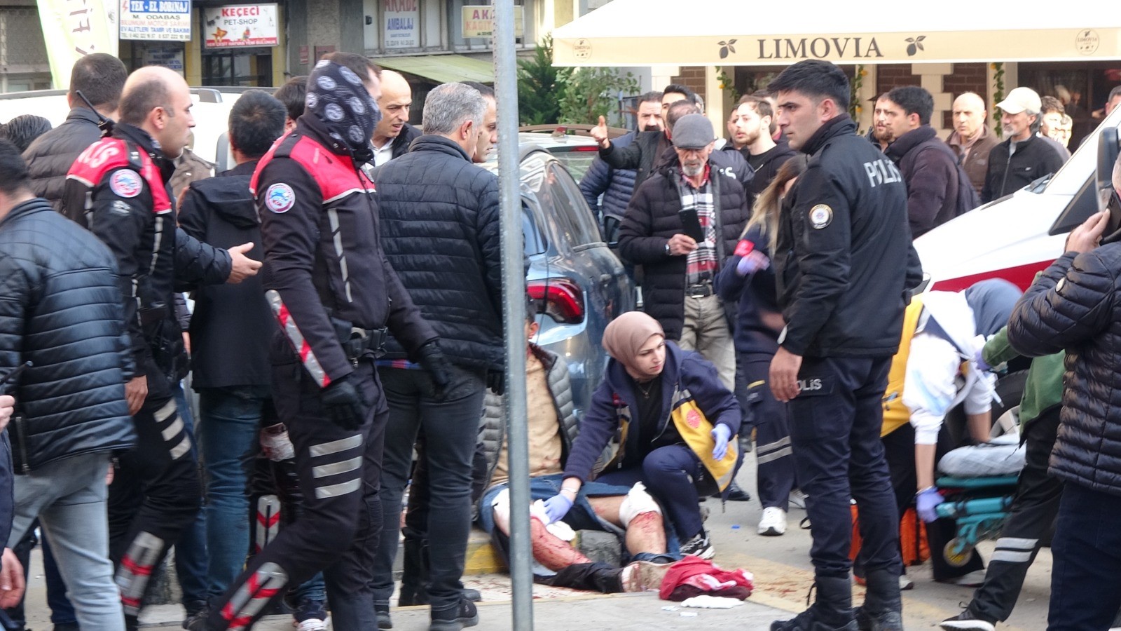 Trabzon Ortahisar’da iki grup arasında çıkan bıçaklı kavgada 1’i ağır