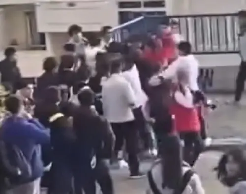 İzmir’in Buca ilçesinde öğrenciler arasında çıkan ve onlarca gencin dahil