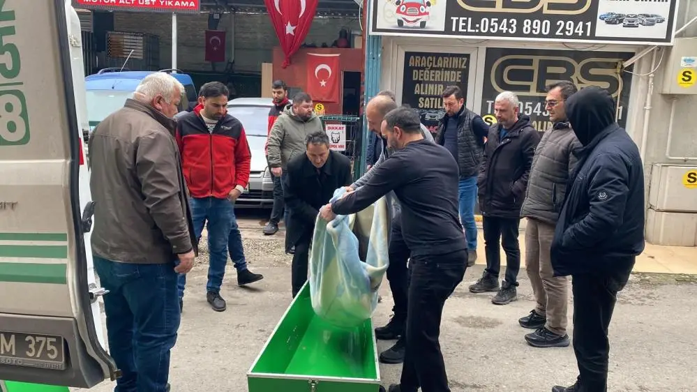 Kocaeli'nin Körfez ilçesinde gırtlak kanseri tedavisi gören 67 yaşındaki Hayri