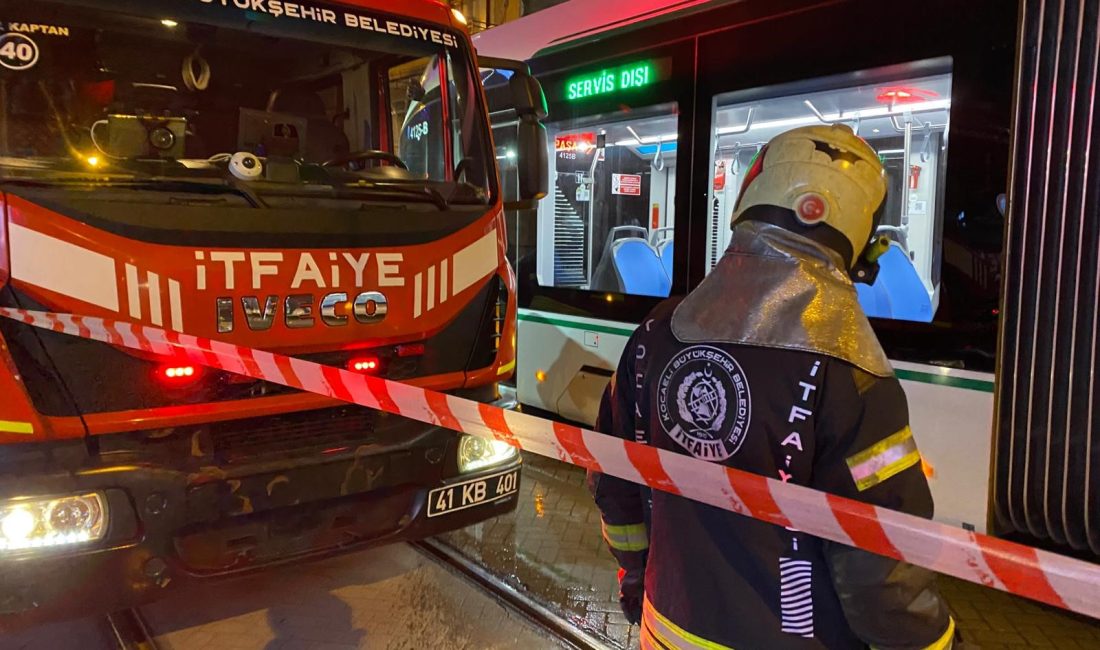 Kocaeli İzmit’te yolun karşısına geçmeye çalışan 71 yaşındaki kadın, tramvay