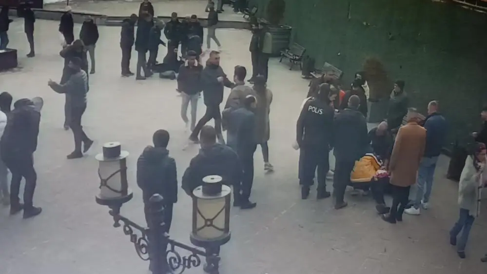 Kars şehir merkezinde iki grup arasında çıkan tartışma, kısa sürede