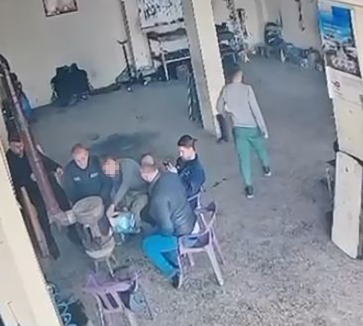  Şırnak’ın Silopi ilçesinde bir oto tamir dükkanında sobaya mazot dökülmesi