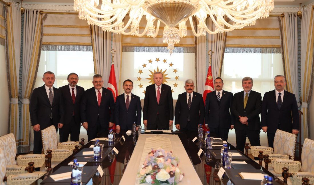 Cumhurbaşkanı Recep Tayyip Erdoğan, Kocaeli’nin üst düzey yöneticileriyle İstanbul Vahdettin