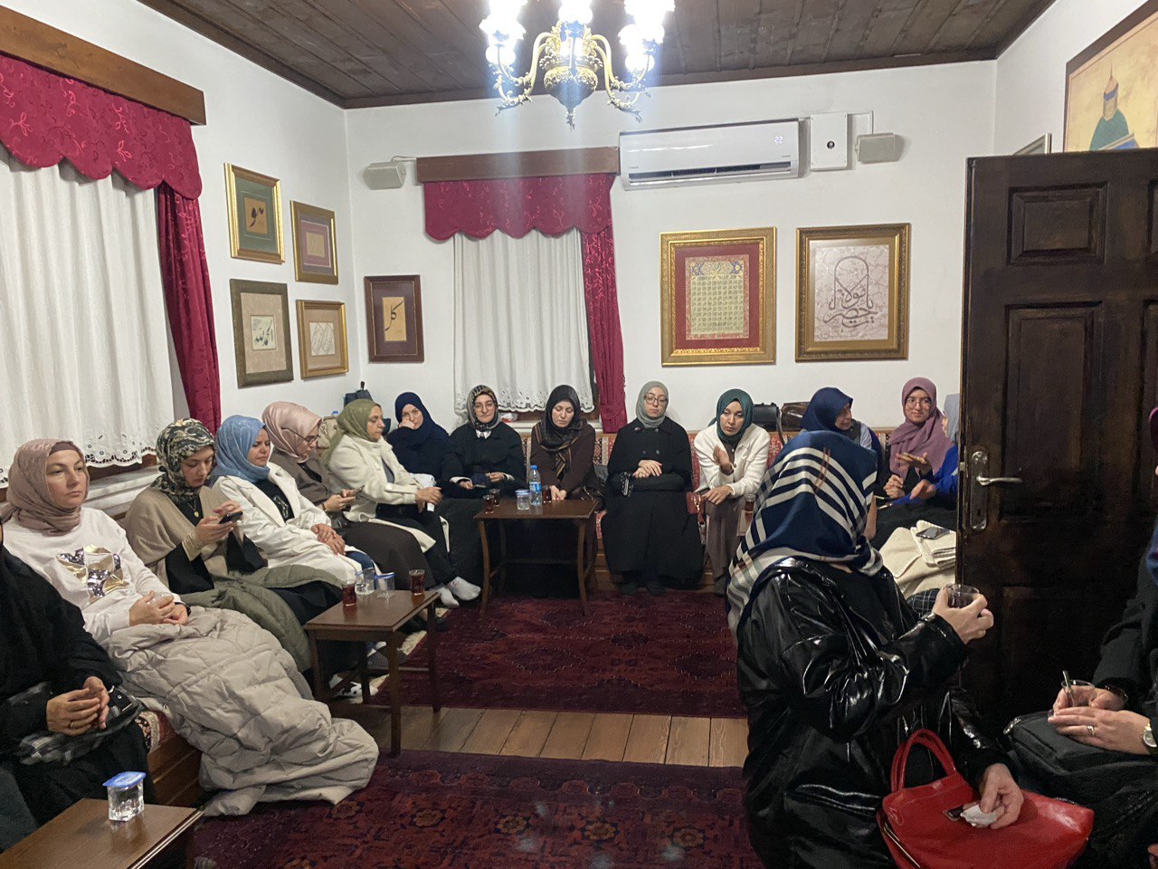 Kocaeli Büyükşehir Belediyesi’nin Mevlâna Haftası kapsamında düzenlediği etkinlikler, Mevlevi Evi’nde