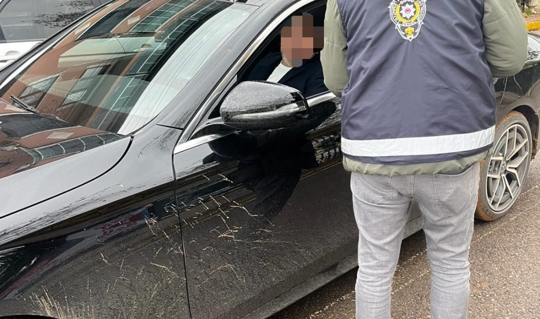 Kocaeli Emniyet Müdürlüğü’nün ‘Güvenli Okul’ uygulaması kapsamında Başiskele’de yaptığı denetimlerde