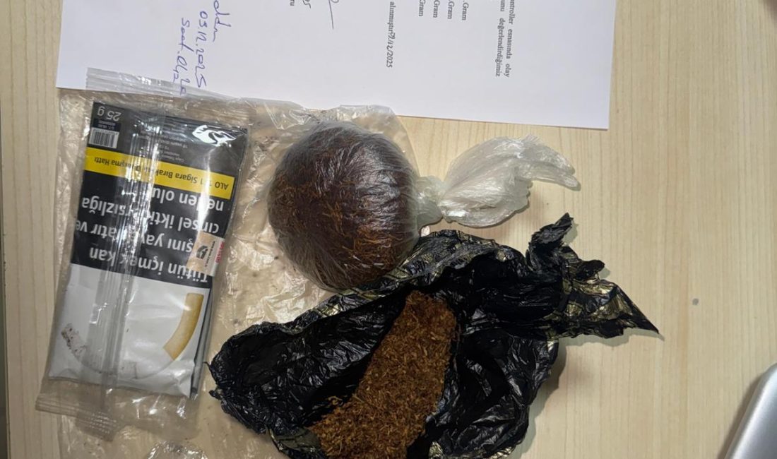İzmit’te devriye görevindeki ekiplerin durdurduğu M.Y.’nin üzerinden 115,70 gram narkotik