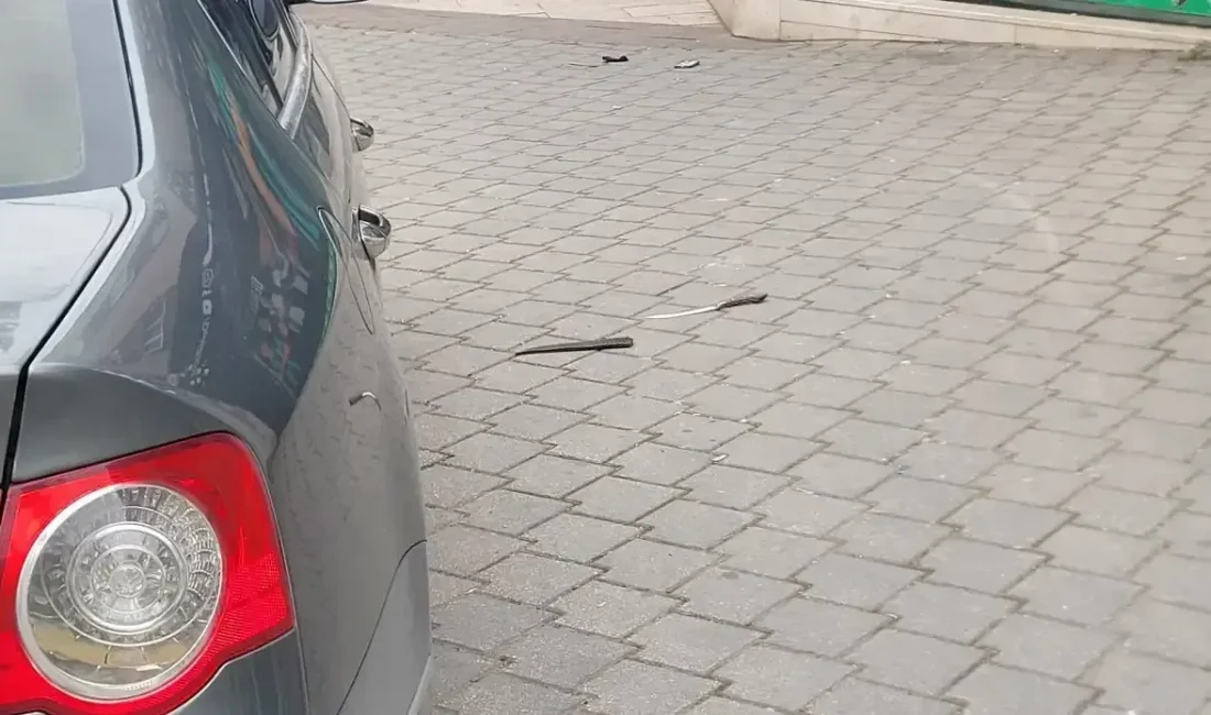Denizli’de boşandığı eski eşini sokak ortasında öldürdüğü, yanındaki kişiyi ise