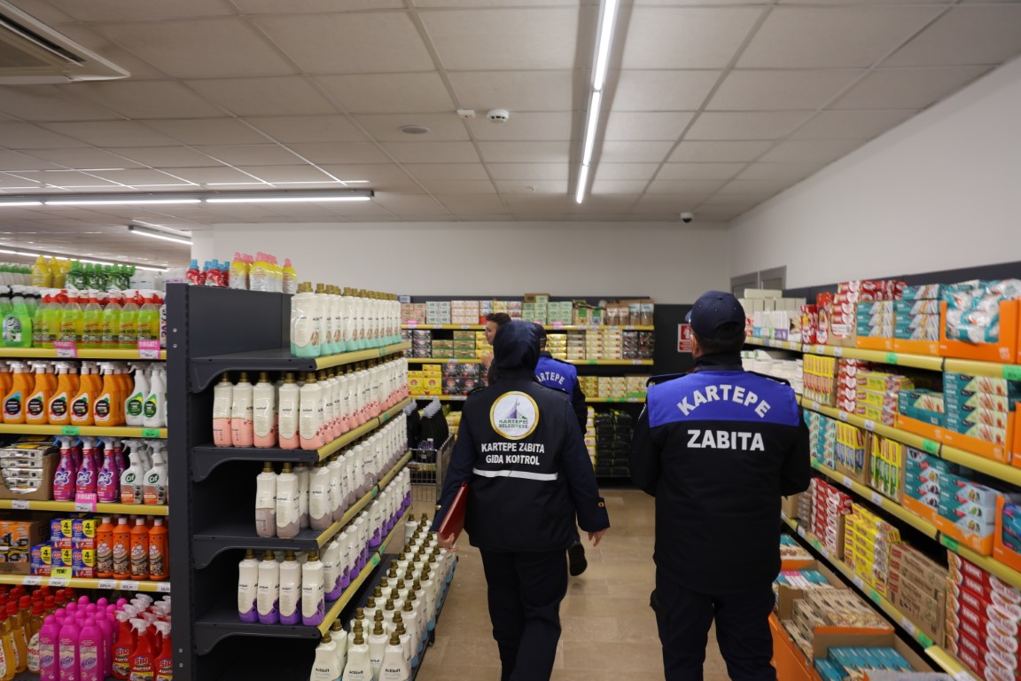 Kartepe Belediyesi Zabıta Müdürlüğü ve Kocaeli İl Ticaret Müdürlüğü ekipleri,