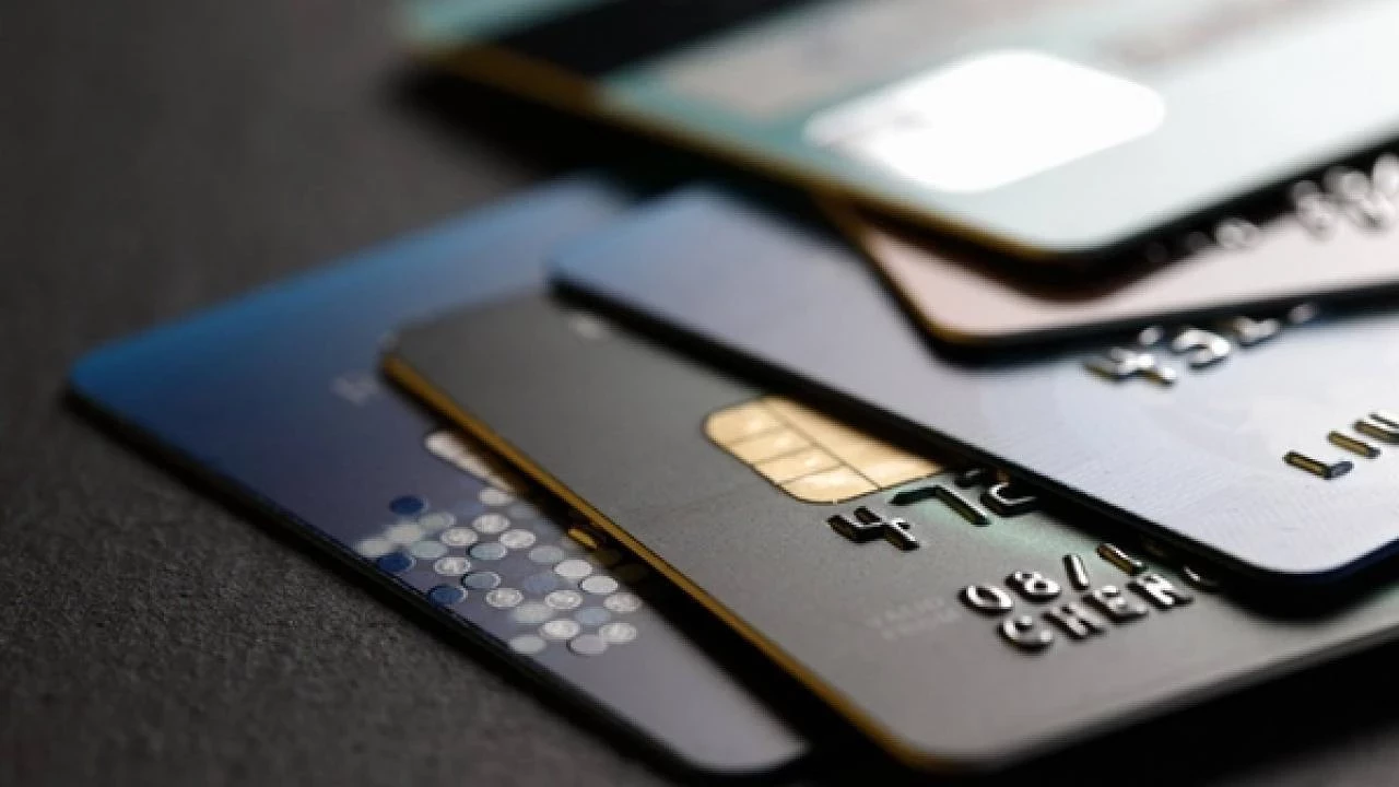 Bankaların kredi kartlarında ve mağazaların sunduğu sadakat kartlarında biriken puanlar,
