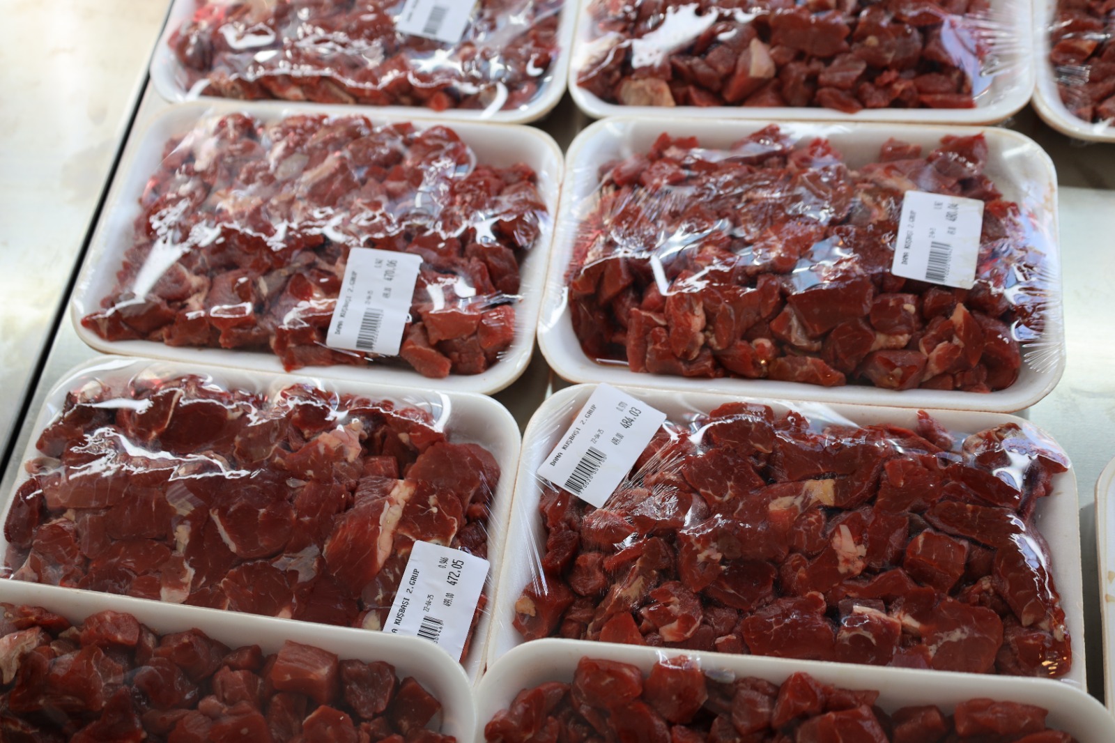 İzmit Belediyesi’nin Halk Et Mobil Aracı, bugün saat 12.30’da Belediye